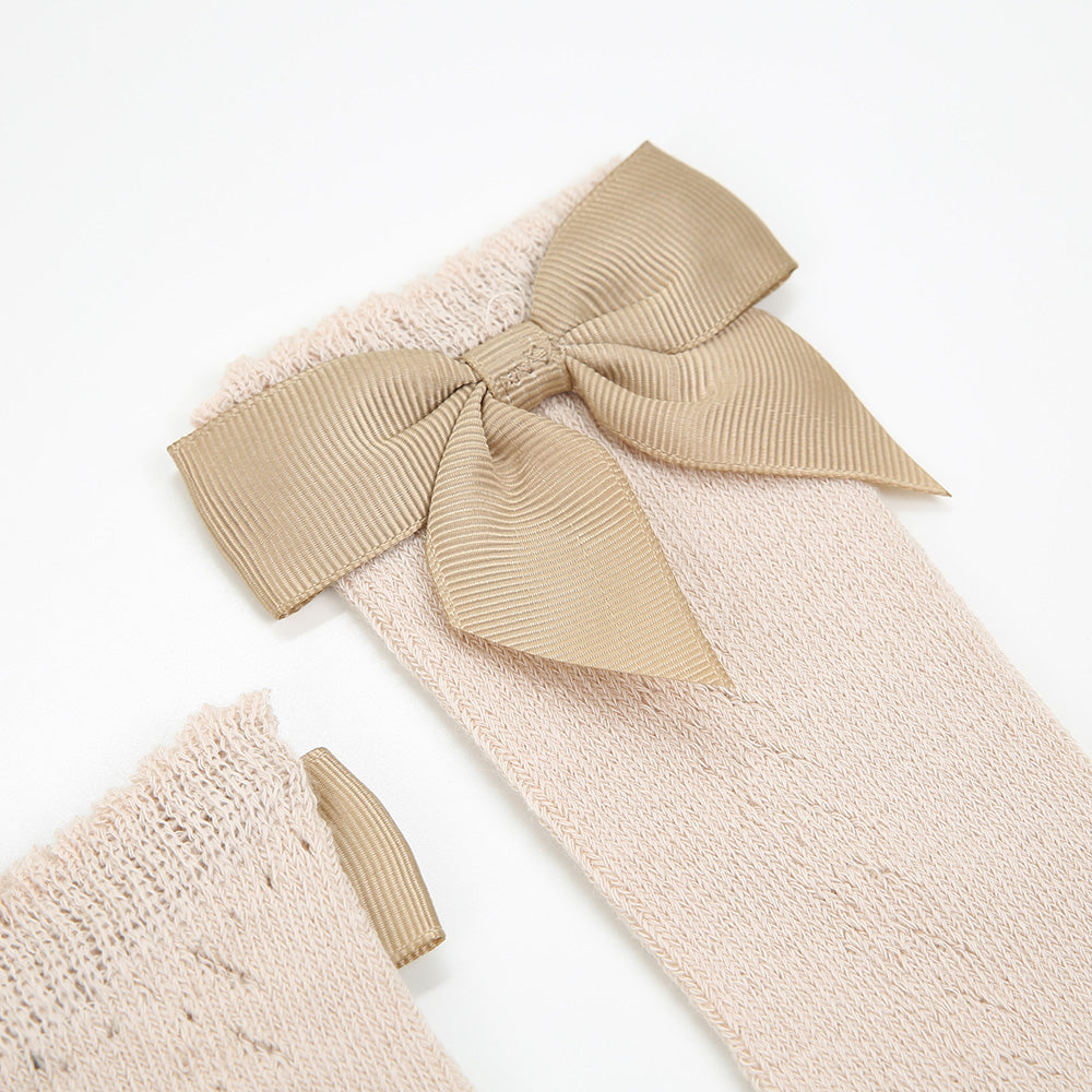 Strümpfe Lochmuster bronze Schleife beige