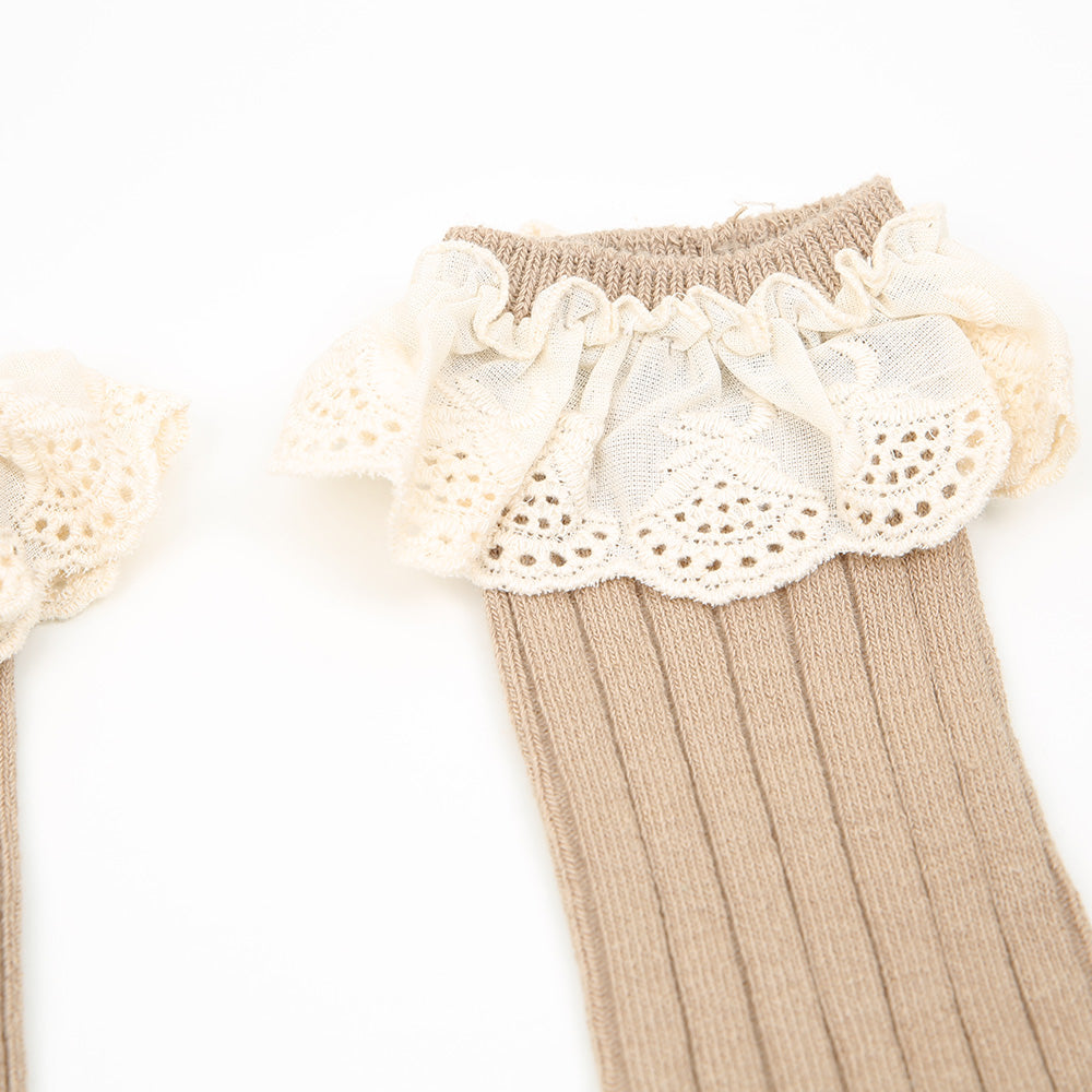 Strümpfe mit Spitzenbesatz beige