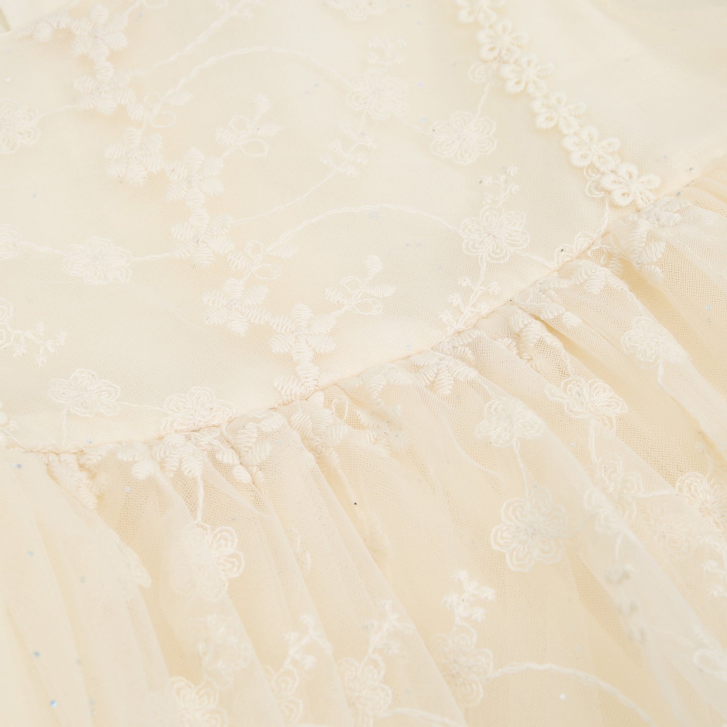 Tüllkleid mit Spitze und Glitzer