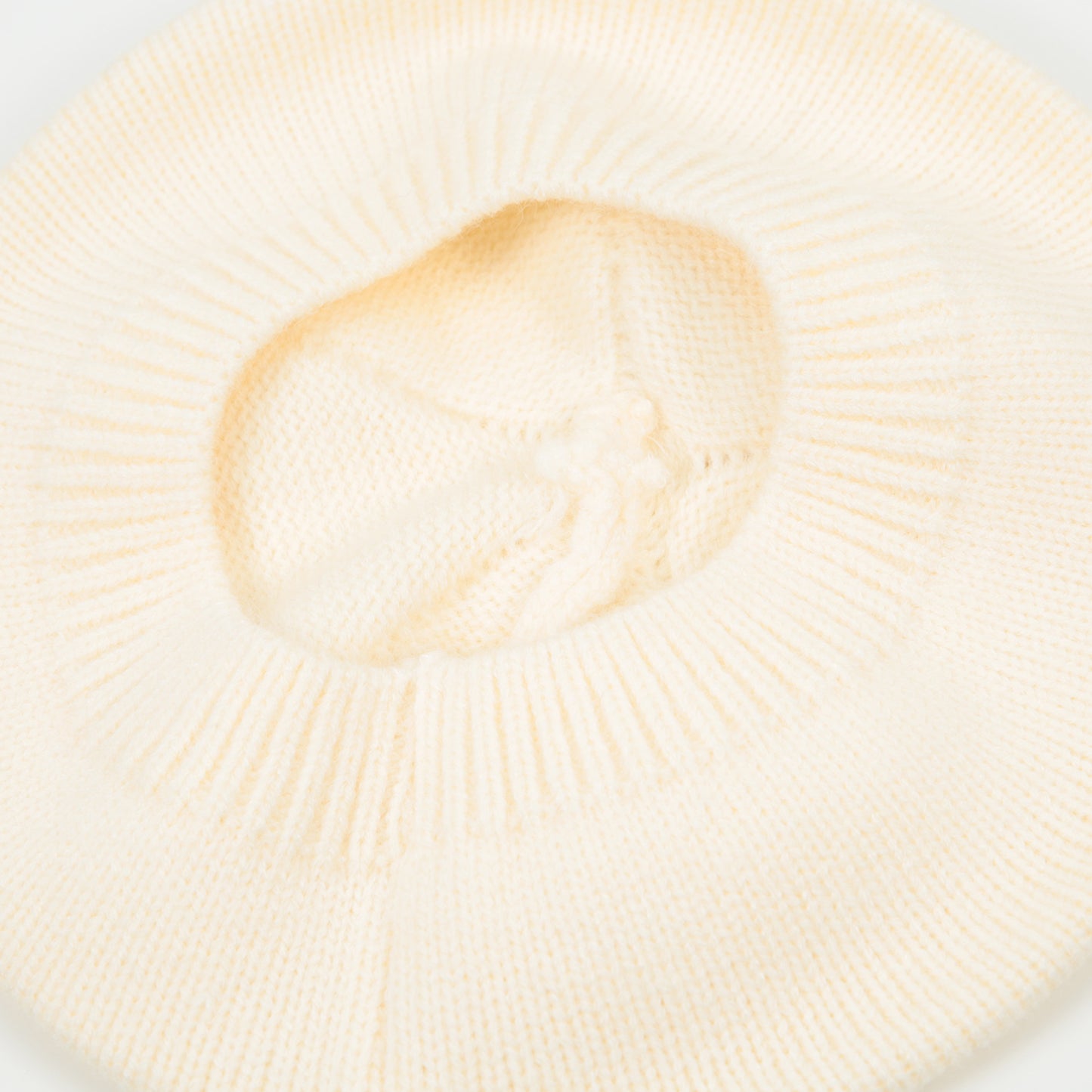 Strick-Baskenmütze creme