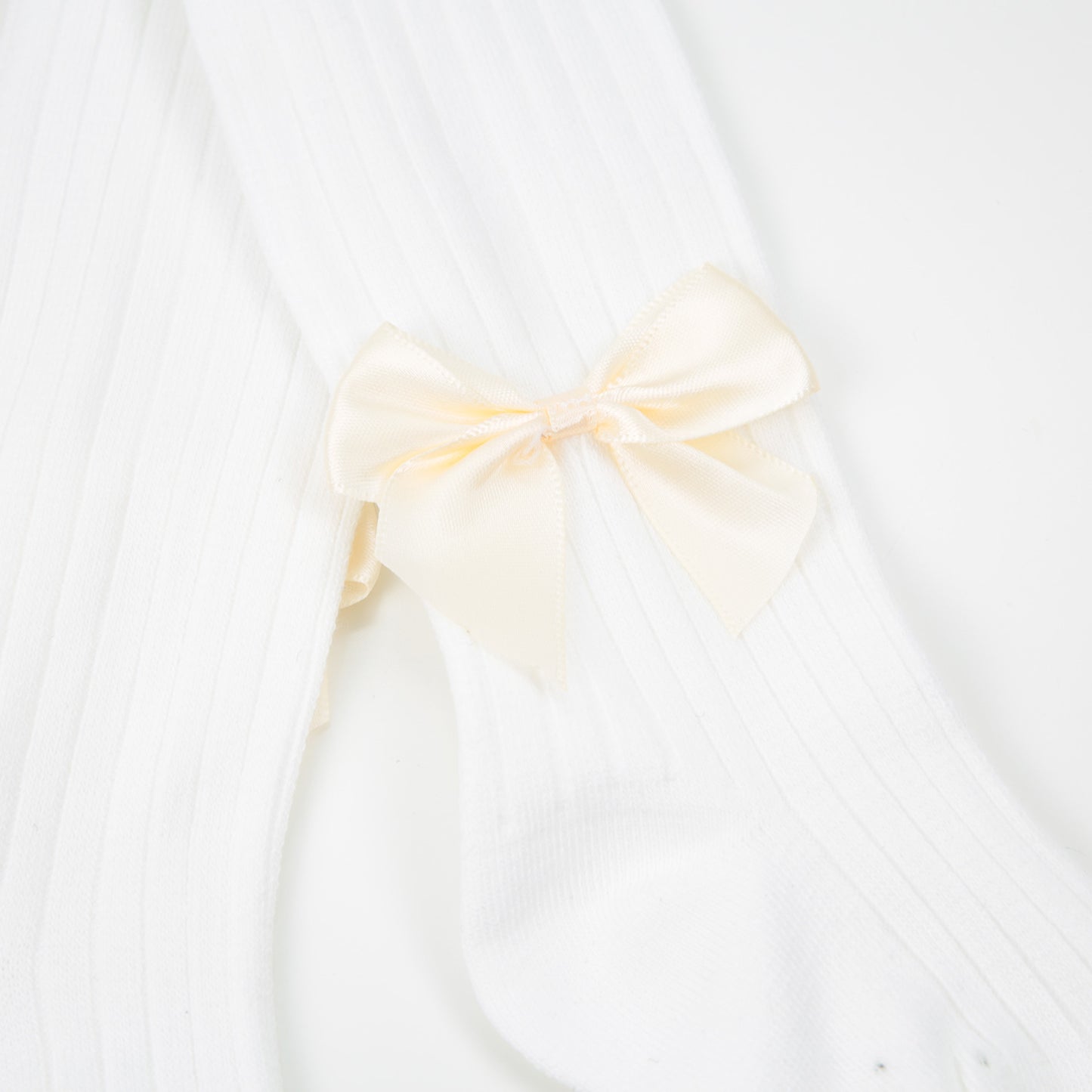 Strumpghose gerippt Satinschleife weiß