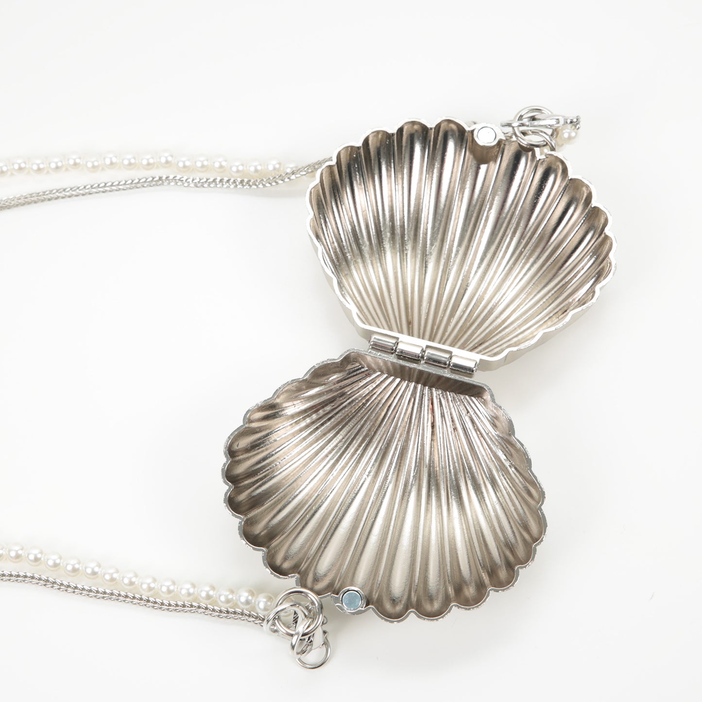 Muscheltasche silber