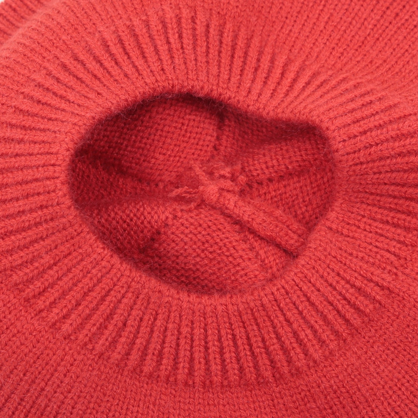 Strick-Baskenmütze rot